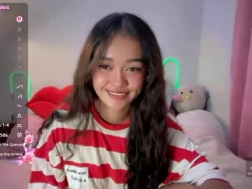 Sexy live cam screenshot of roxxy_blossom's webcam / video chat room