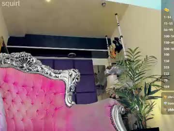 Sexy live cam screenshot of sofiequeen_'s webcam / video chat room