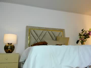 Sexy live cam screenshot of violet_queen2's webcam / video chat room