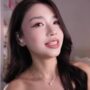 Sexy live cam screenshot of yourlittlesunrise_'s webcam / video chat room
