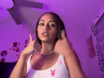 Sexy live cam screenshot of zoeybrookss's webcam / video chat room